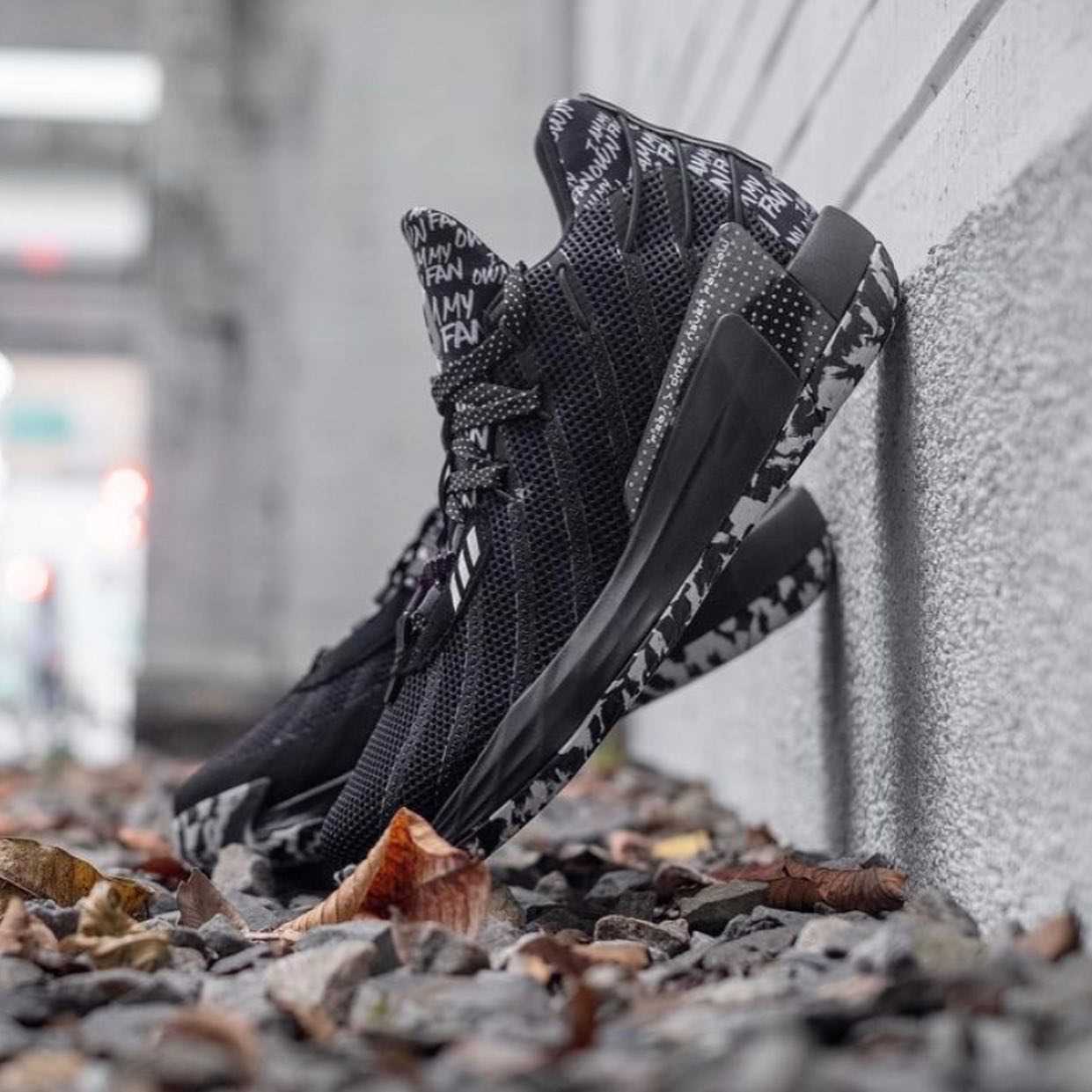 Giay_bong_ro_adidas_dame_7_black